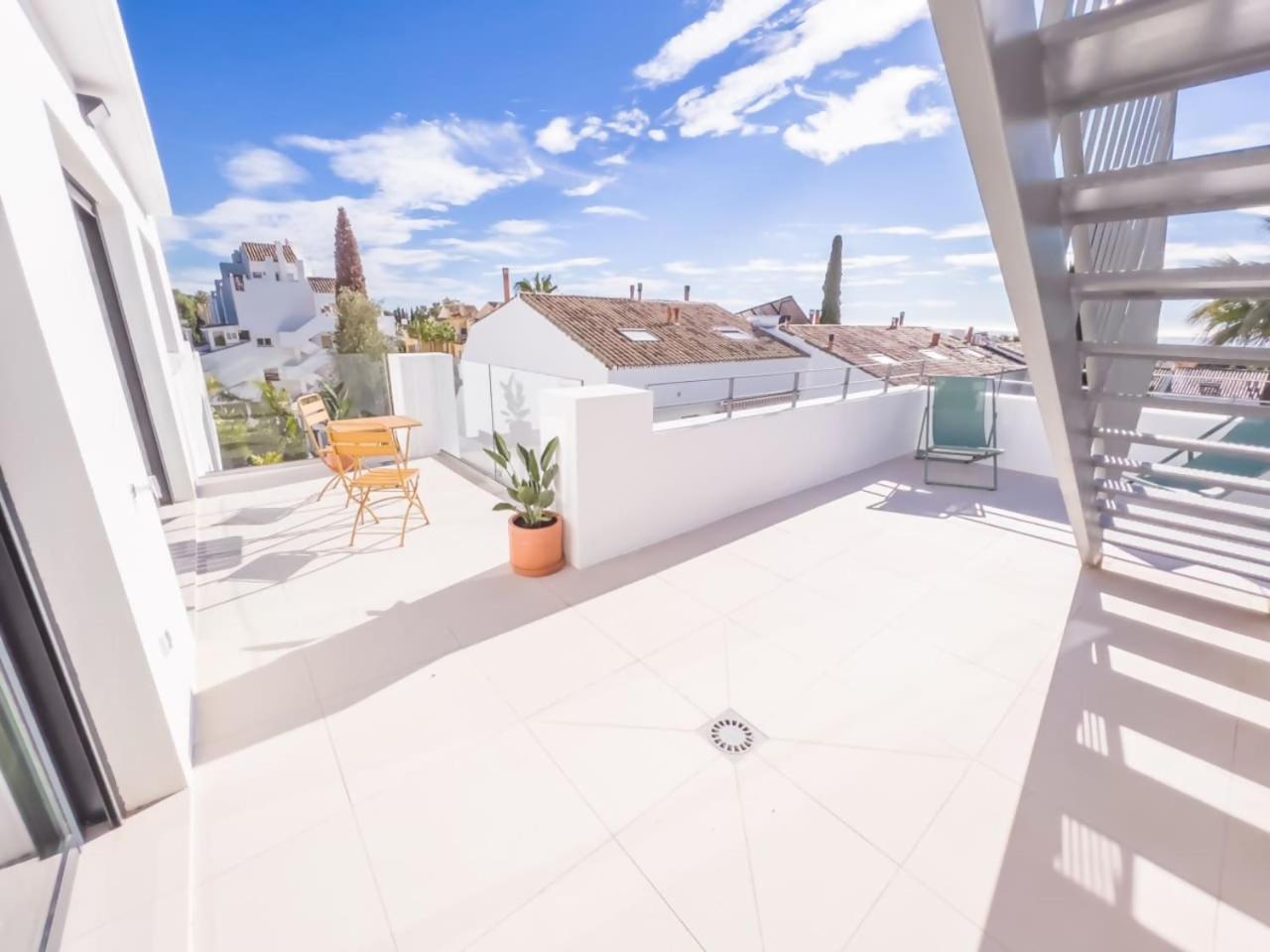 Penthouse On The Golden Mile Marbella Exteriör bild